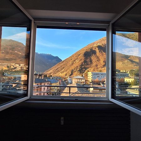 Quinta Stella Apartment Tirano Bagian luar foto