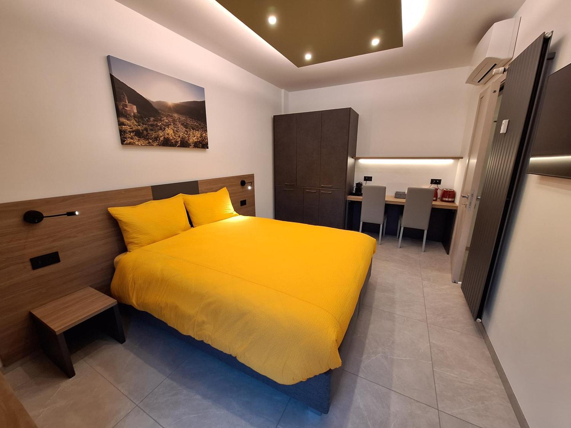 Quinta Stella Apartment Tirano Bagian luar foto