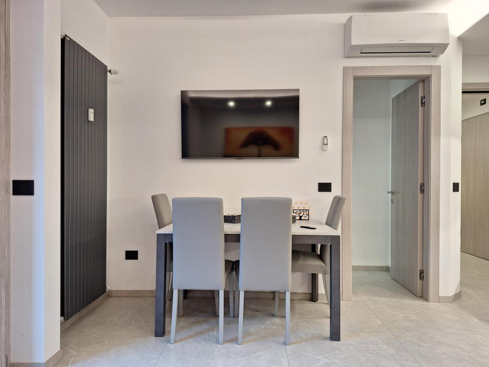 Quinta Stella Apartment Tirano Bagian luar foto