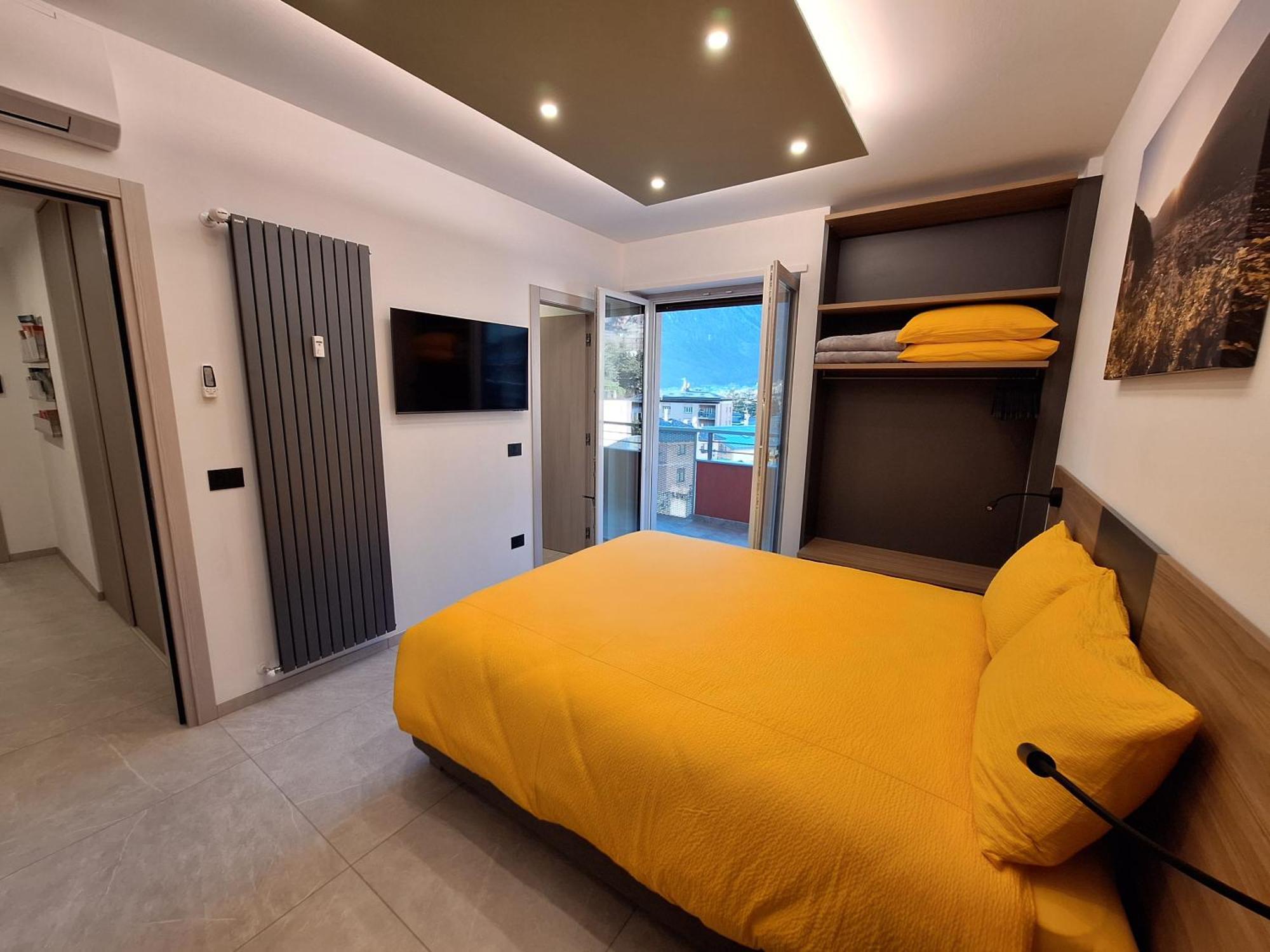 Quinta Stella Apartment Tirano Bagian luar foto