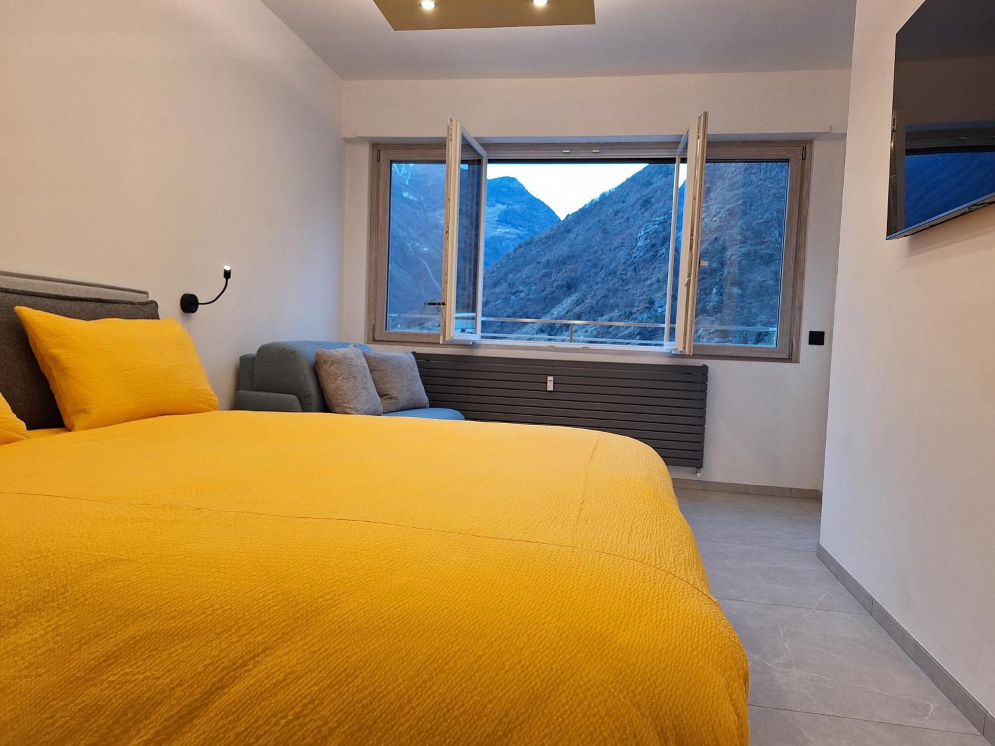 Quinta Stella Apartment Tirano Bagian luar foto