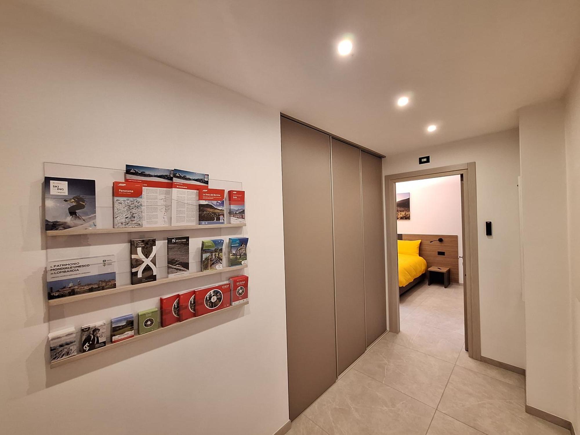 Quinta Stella Apartment Tirano Bagian luar foto