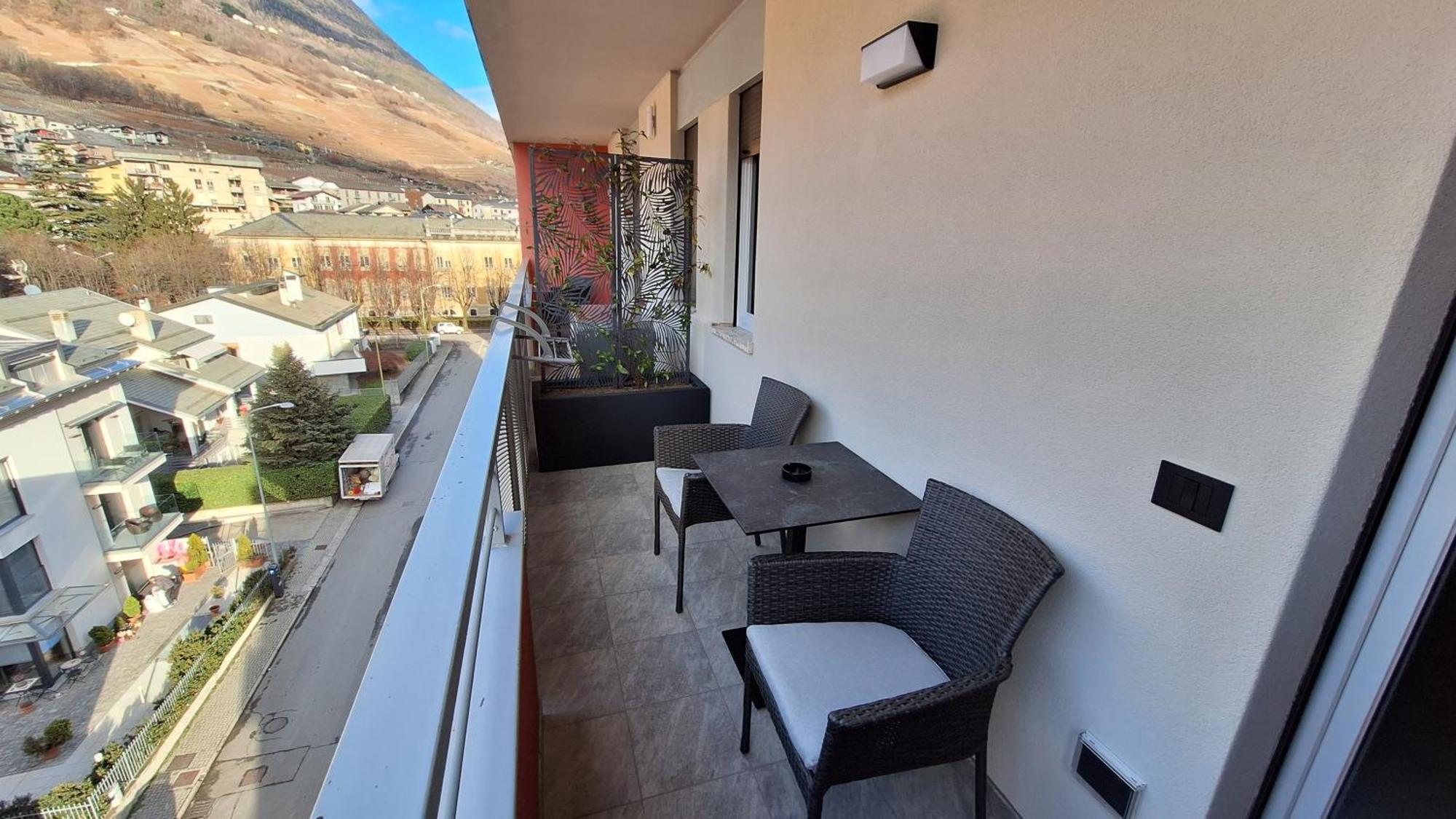 Quinta Stella Apartment Tirano Bagian luar foto