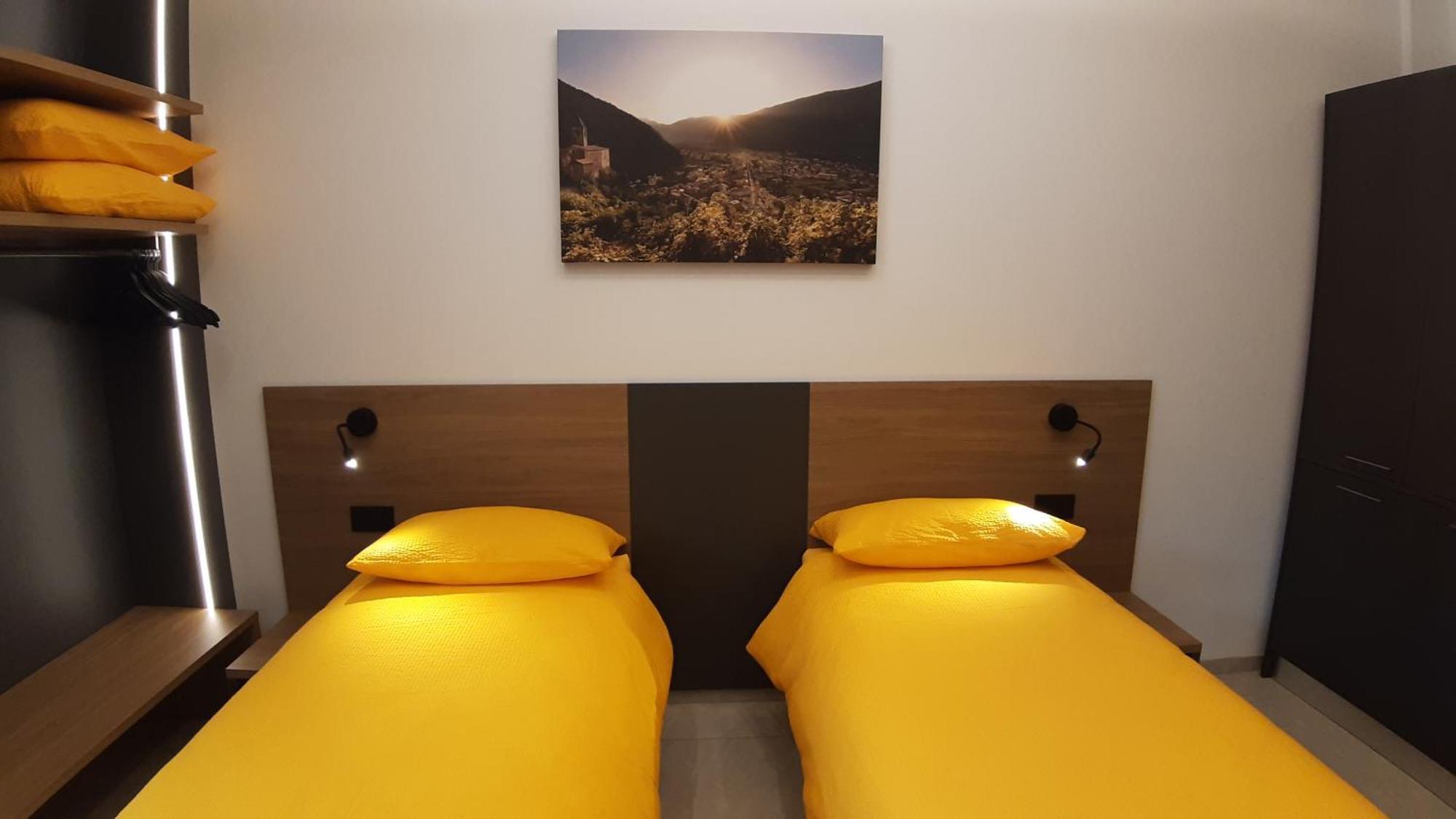 Quinta Stella Apartment Tirano Bagian luar foto